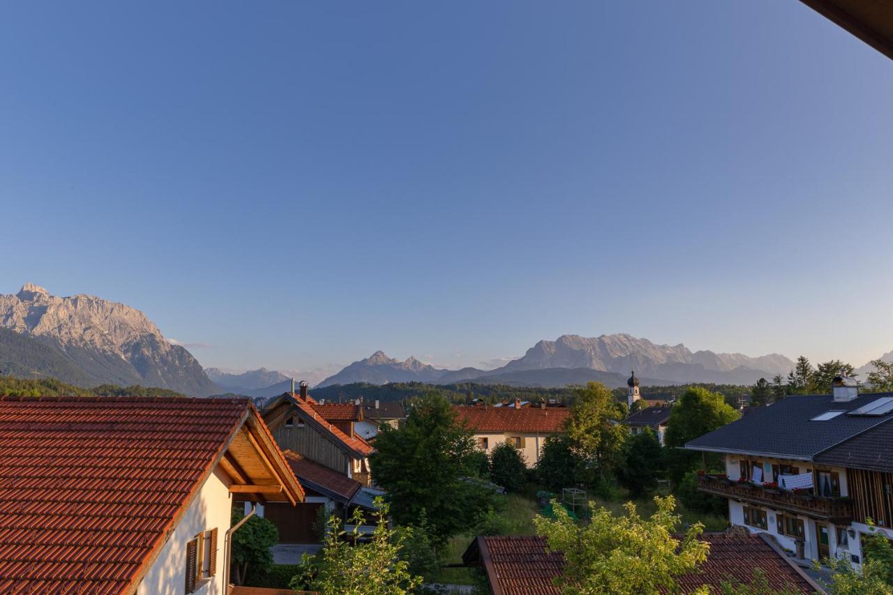 Ferienwohnungen Zum Bachl - Karwendelblick Krun Bagian luar foto